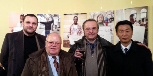 V.l.n.r. Manuel Ochsenreiter, Klaus Kolberg, Michael Koth, Kim Chol Su