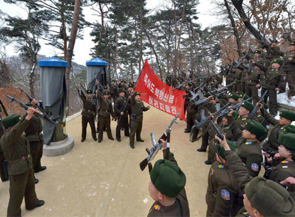 150714 - SK - Der große Songun-Heerführer Marschall KIM JONG UN - 09