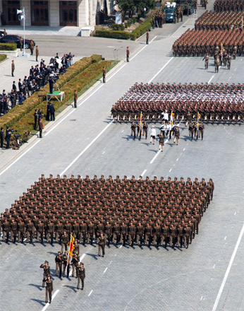 150716 - SK - KIM JONG UN - Die unbesiegbare Revolutionsarmee mit einem herausragenden Heerführer an der Spitze - 06