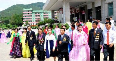 150720 - RS - Teilnahme an den Kommunalwahlen teil - 02 - 남포시 천리마구역에서