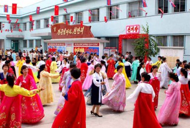 150720 - RS - Teilnahme an den Kommunalwahlen teil - 04 - 함흥시 동흥산구역에서