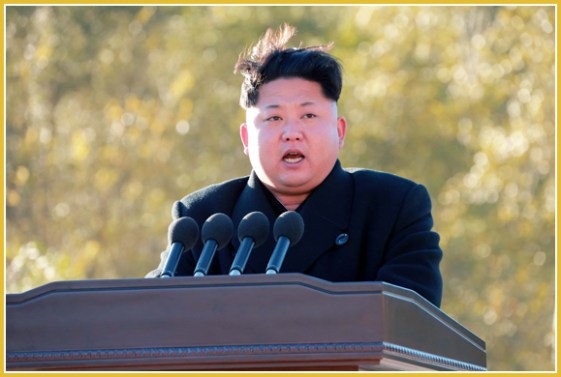 151004 - Naenara - KIM JONG UN - Rede auf der Feier zur Einweihung des Held-Jugend-Kraftwerkes Paektusan - 백두산대국의 자랑스러운 청춘대기념비, 청년강국의 상징 백두산영웅청년발전소 훌륭히 완공 경애하는 김정은동지께서 발전소준공식에 참석하시여 력사적인 연설을 하시고 전체 건설자들과 함께 기념사진을 찍으시였다