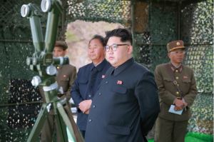 160424 - 조선의 오늘 - KIM JONG UN - Marschall KIM JONG UN leitete einen Unterwasserschießtest der ballistischen Rakete vom strategischen U-Boot - 01 - 전략잠수함 탄도탄수중시험발사에서 또다시 대성공 경애하는 김정은동지께서 시험발사를 현지에서 지도하시였다