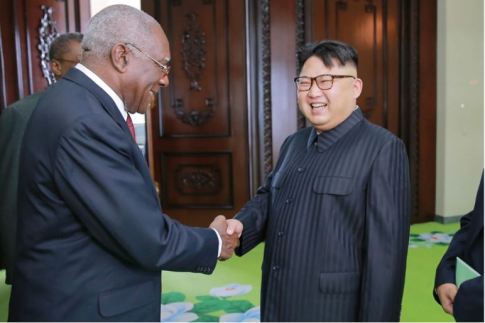 160701 - 조선의 오늘 - KIM JONG UN - Genosse KIM JONG UN empfing den Sondergesandten vom 1. Sekretär des ZK der KP Kubas und seine Begleitung - 06 - 경애하는 김정은동지께서 꾸바공산당 중앙위원회 제1비서 특사일행을 접견하시였다