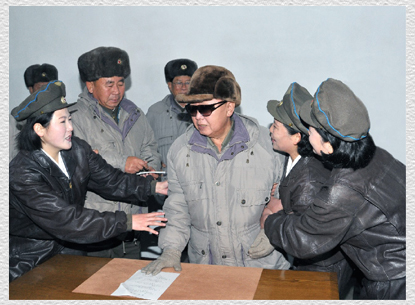 161217-sk-genosse-kim-jong-il-lebt-in-den-herzen-der-menschheit-ewig-fort-42
