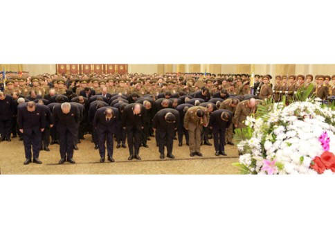 161218-rs-kim-jong-un-genosse-kim-jong-un-besuchte-den-sonnenpalast-kumsusan-03-%ec%9c%84%eb%8c%80%ed%95%9c-%eb%a0%b9%eb%8f%84%ec%9e%90-%ea%b9%80%ec%a0%95%ec%9d%bc%eb%8f%99%ec%a7%80