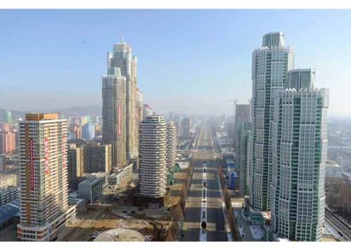 170126-rs-kim-jong-un-genosse-kim-jong-un-besichtigte-die-baustelle-der-ryomyong-strasse-22-%ea%b2%bd%ec%95%a0%ed%95%98%eb%8a%94-%ec%b5%9c%ea%b3%a0%eb%a0%b9%eb%8f%84%ec%9e%90-%ea%b9%80