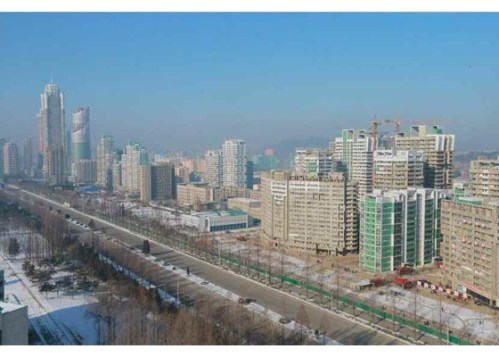 170126-rs-kim-jong-un-genosse-kim-jong-un-besichtigte-die-baustelle-der-ryomyong-strasse-23-%ea%b2%bd%ec%95%a0%ed%95%98%eb%8a%94-%ec%b5%9c%ea%b3%a0%eb%a0%b9%eb%8f%84%ec%9e%90-%ea%b9%80