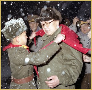 170216-naenara-kim-jong-il-patriot-aller-zeiten-067-in-der-revolutionsschule-mangyongdae-januar-1997